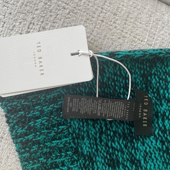 TED BAKER POCKET SCARF NEW WITH TAGS - Picture 3 of 6